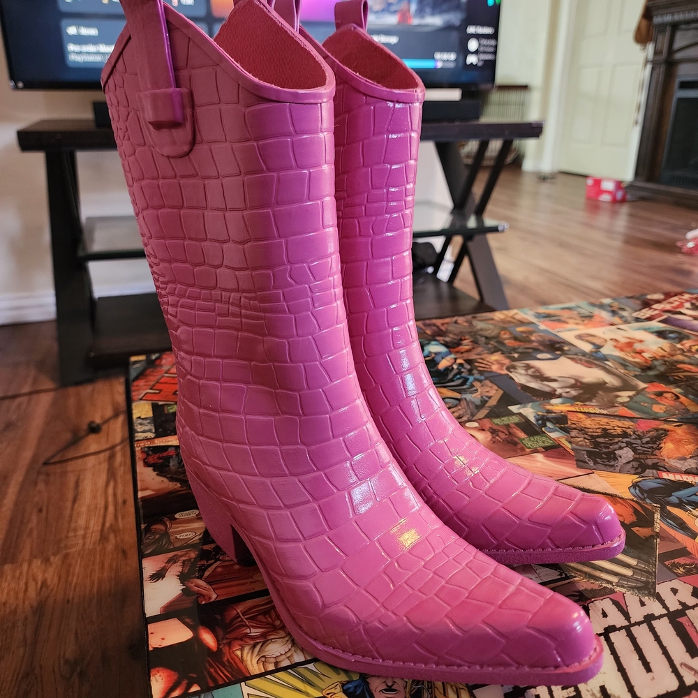 Pink Croc-Embossed Women's Boots